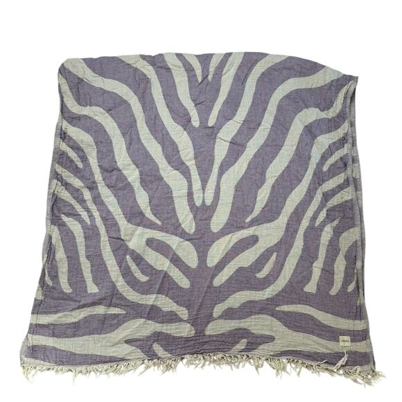 ONKUMO Amazon Coral Organic Cotton Towel in Purple Cream Double Faced Muslin - Picture 4 of 7